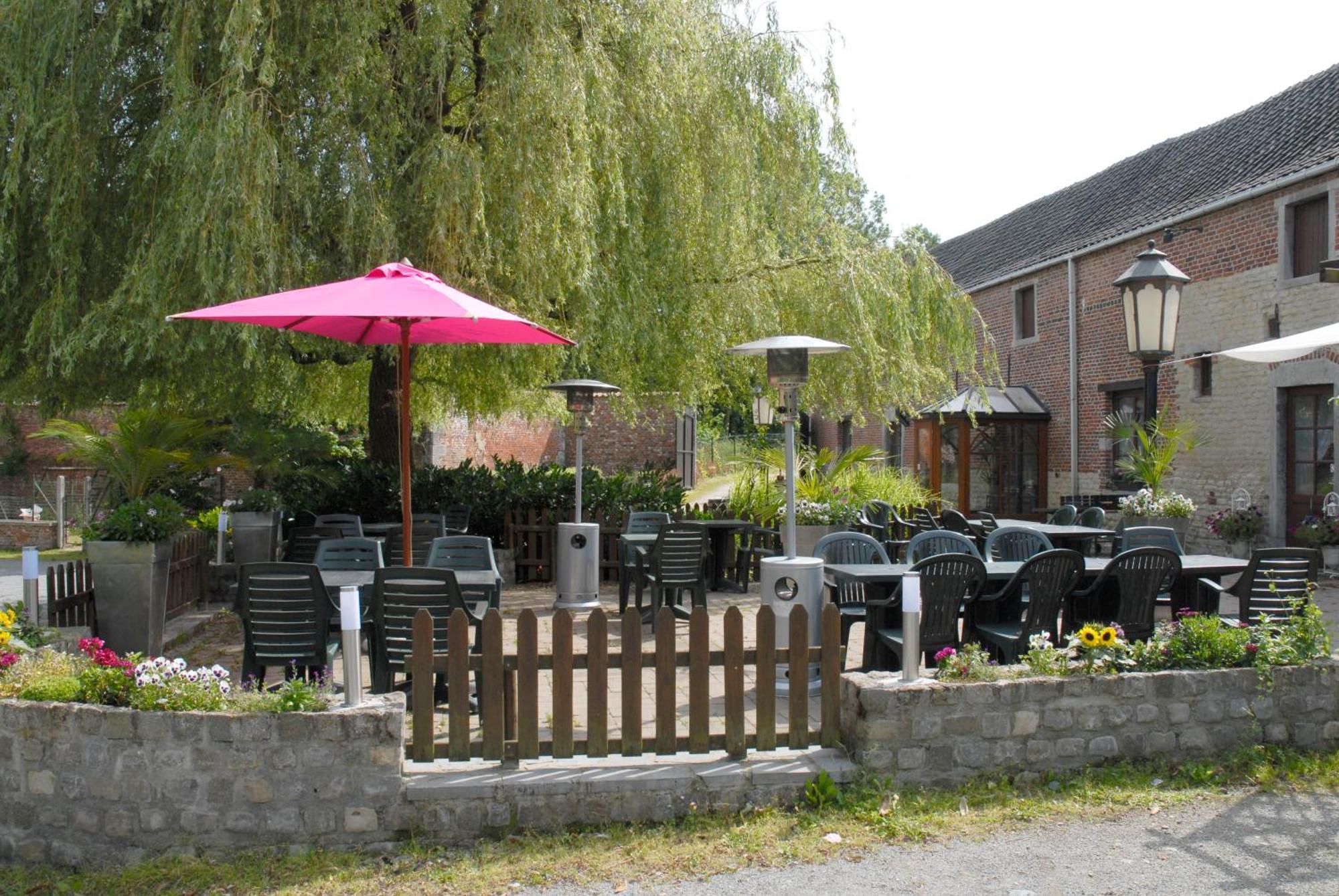 Hotel Restaurant La Ferme De Grambais Nivelles Exterior foto